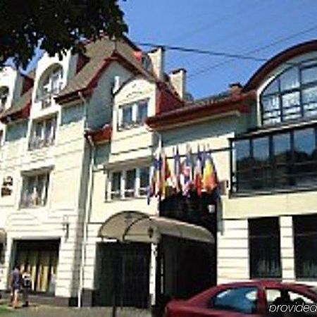 Elite Hotel Орадеа Екстериор снимка