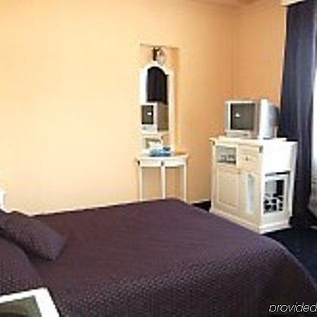 Elite Hotel Орадеа Стая снимка