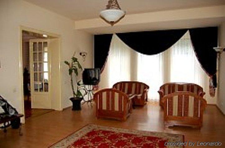Elite Hotel Орадеа Стая снимка