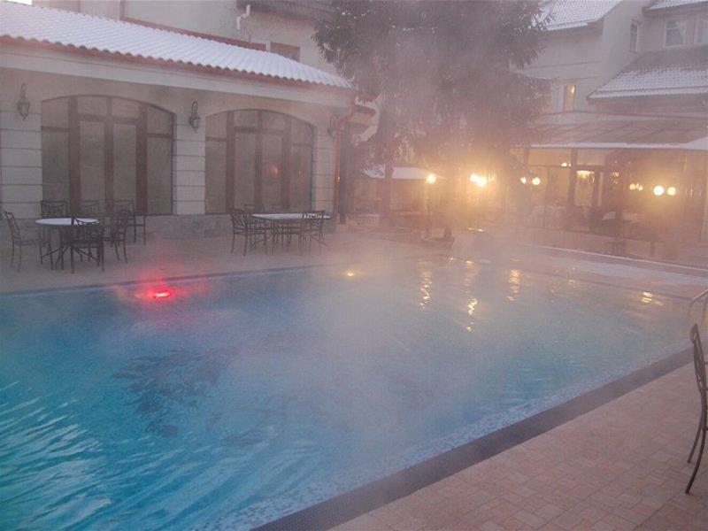 Elite Hotel Орадеа Екстериор снимка